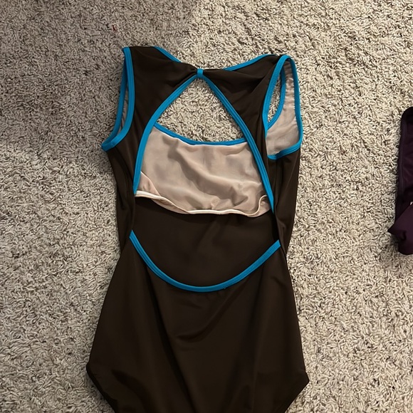 Bundle of 5 dance leotards - Picture 2 of 6